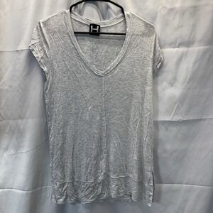 H by Bordeaux Womens Short Sleeve Top Gray V-Neck Tee Shirt Rayon Size M/L‎
